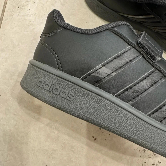 NWOT Adidas Boy’s Grand Court Black and Camouflage Carbon Sneaker Tennis Shoe - Picture 4 of 8